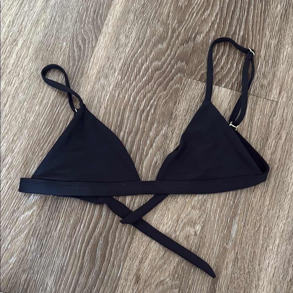 Skatie Kourtney bikini top size small